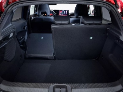 Bagażnik jak w Megane, silnik większy niż w Focusie i cena od 78 189 zł. To ma sens