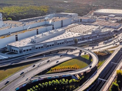 Volkswagen świętuje 4 mln aut wyprodukowanych w Poznaniu i przedstawia ulepszonego e-Transportera