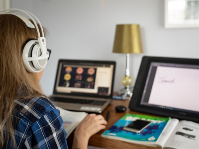 Cyfrowy start. Jak szkoły i nauczyciele oswajają technologię