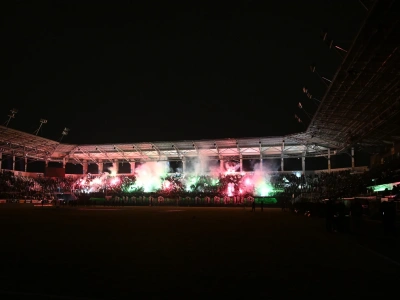 Cóż za falstart Ekstraklasy! Miał być pokaz świetlny, a zabrakło… oświetlenia