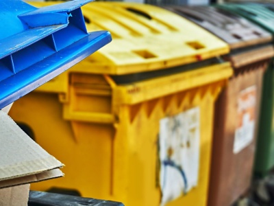 Wyrzucisz to do złego kosza i złamiesz przepisy. Ten błąd może sporo kosztować