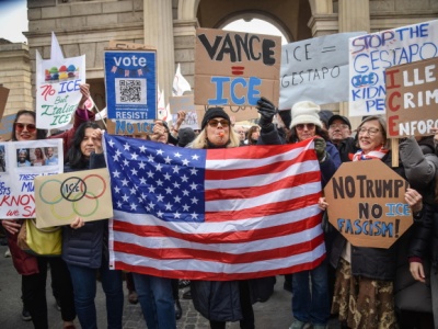 Protest w Mediolanie przeciwko obecności funkcjonariuszy ICE w czasie igrzysk