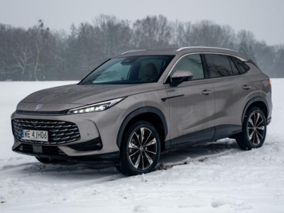 Porównanie: MG HS Hybrid+ Exclusive vs Nissan Qashqai e-Power Tekna+. Która hybryda lepsza?