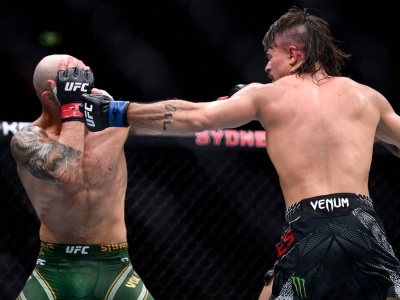 Pas mistrzowski nie zmienił właściciela! Co za walka wieczoru w UFC