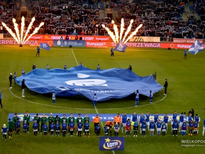 Zimny prysznic i zimny stadion! Lech przegrywa 1:3, a pomeczowe wypowiedzi grzeją bardziej niż spotkanie