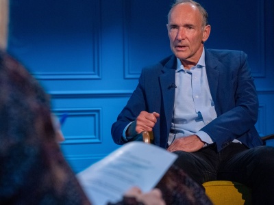 Twórca World Wide Web bije na alarm. „To walka o duszę sieci”