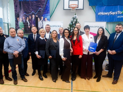 Wzruszenie, wspólnota i wielkie wyróżnienia. Wyjątkowe spotkanie świąteczno-noworoczne na Dąbrówce w Nowym Sączu