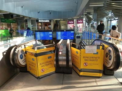 Dworzec co prawda kategorii premium, ale schody powoli stają się memem