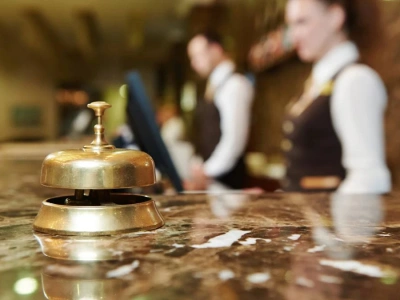 8 usług hotelowych, które często są darmowe. Wystarczy o nie zapytać