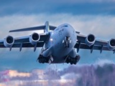 Zacieśnia się pętla wokół Iranu. Na Bliski Wschód zmierza specjalny sprzęt