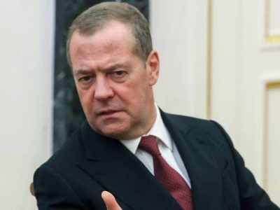 Miedwiediew bez zahamowań straszy Zełenskiego. 