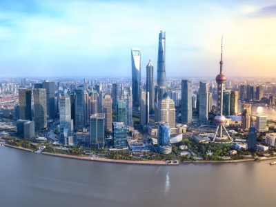 Odkryj futurystyczny Szanghaj 🌆㊙️ Tanie loty do Chin od 1780 PLN 🔥