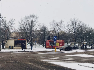 Strzały na Jagiellońskiej w Legnicy. Dwa samochodu uszkodzone