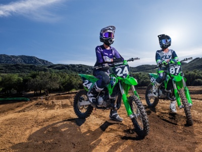 Kawasaki KX85 i KX112 na sezon 2026: młode wilki motocrossu