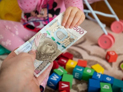 Zamknięte szkoły i przedszkola z powodu mrozu. Rodzicom należy się specjalny zasiłek z ZUS