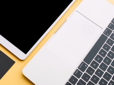 Nowoczesny sprzęt z KPO trafi do szkół w Blachowni. Uczniowie dostaną laptopy i tablety