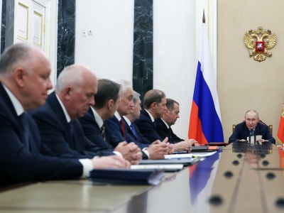 Kontakty Epsteina z Kremlem. Chciał się spotkać z Putinem