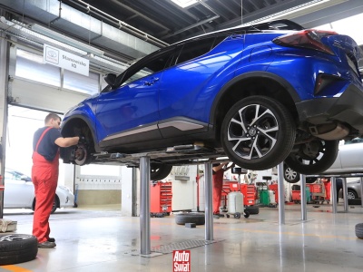 Czy kilkuletnie Toyoty są tak samo bezawaryjne, jak te starsze? Wzięliśmy je do mechanika