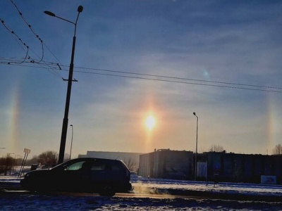 „Trzy słońca” na niebie. Niezwykłe zjawisko halo zaobserwowane nad regionem