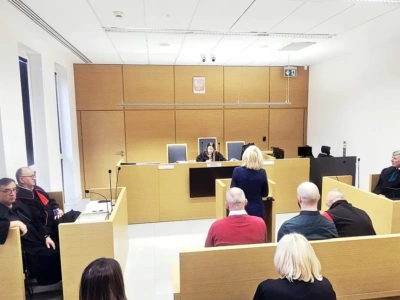 Siedlce: Ratownicy tłumaczą się procedurami. Córka, płacząc, mówi 