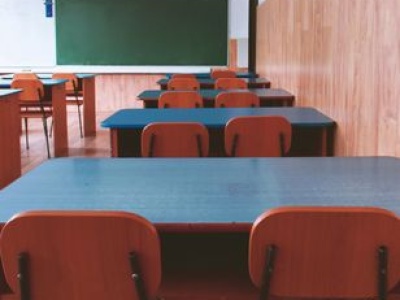 Silny mróz w całej Polsce. Prawie 300 szkół zamkniętych