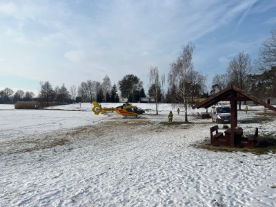 Rodzice zabierają dzieci na 