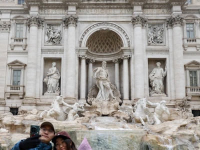 Zmiany przy słynnej fontannie w Rzymie. Kto zobaczy ją za darmo?