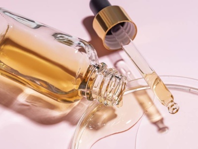 Olejek z beta-karotenem to hit! Usuwa przebarwienia jak gumka, nadaje skórze złoty kolor