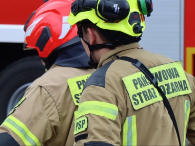 Pożar mieszkania na os. Złotej Jesieni. Interweniowały służby