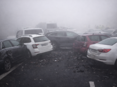 Karambol na S2 w Warszawie. Trzy pasy zablokowane, pilne poszukiwania sprawcy