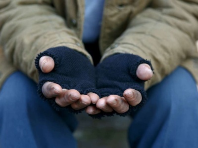 Bezdomni na tarnowskich stacjach paliw