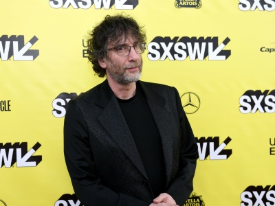 Neil Gaiman przerywa milczenie. Pisarz mówi o 