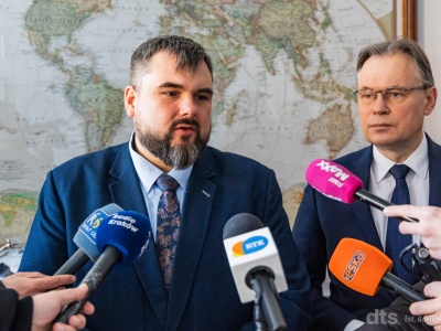 ,,To nie jest abstrakcyjna linia na mapie”. Mularczyk i Wicher o Sądeczance i kolei