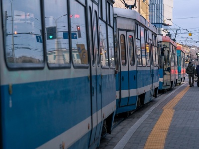 Tramwaje-gąsienice stają się częścią miast. 