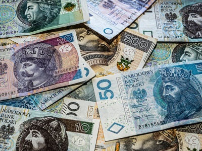 500 zł miesięcznie wystarczy, żeby zacząć inwestować. Ale większość Polaków i tak woli oszczędzać