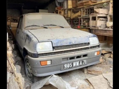 Renault 5 z przebiegiem zaledwie 12 km wyjeżdża ze stodoły