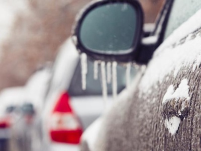 Problem z porannym rozruchem w zimie? Odpalanie diesla na dwa razy – czy to pomaga? Test świec żarowych przy -15°C