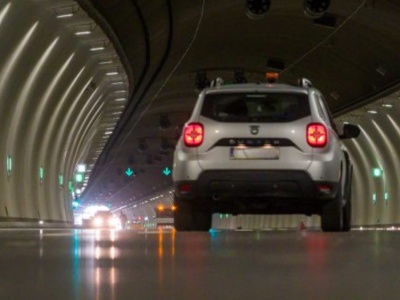 400 tys. aut w dwa tygodnie. Tunel na Zakopiance przeżywa oblężenie