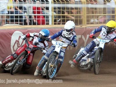 Żużel. Unia ma… za dużo juniorów! Szukają dla nich miejsca, chętnych brak!