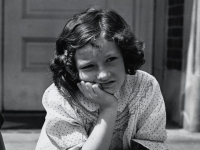 Dla swoich rodziców zawsze byłaś niewystarczająca? 6 cech dorosłych, którym w dzieciństwie stawiano wieczne wymagania