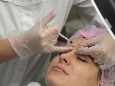 Botoks u kosmetyczki? To już przeszłość. Resort zdrowia postawił sprawę jasno