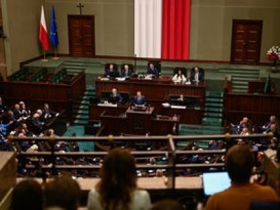 Remis w Sejmie w nowym sondażu IBRiS. KO na czele, mocny skok PSL