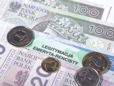 Emeryci mają dostać nowe dokumenty. Ministerstwo proponuje zmiany. ZUS czeka wzrost wydatków
