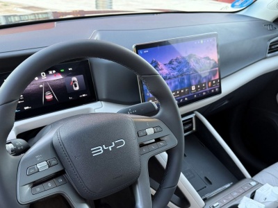 Tanie chińskie auta zalewają Europę. Nadchodzi wielka fala zwolnień