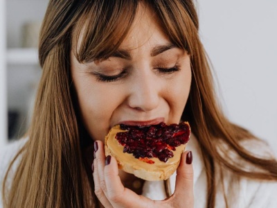 Po obiedzie nie możesz już oddychać, ale wciąż jest miejsce na deser? To sygnał