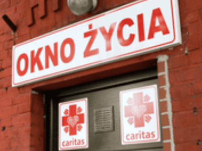 Okno życia uruchomiło alarm. To, co wydarzyło się potem, łamie serce