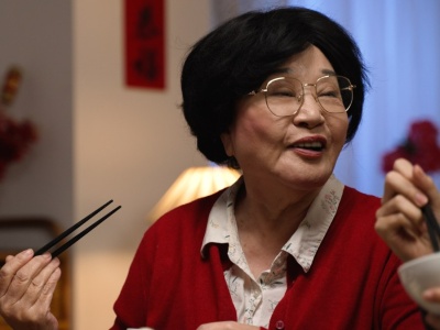 W Chinach przy stole obowiązują inne zasady. Europejczycy robią wszystko odwrotnie