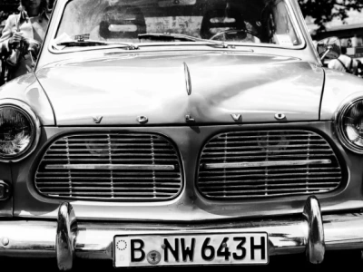 Od luksusu dla nielicznych do codziennego środka transportu. Jak samochód odmienił XX wiek?