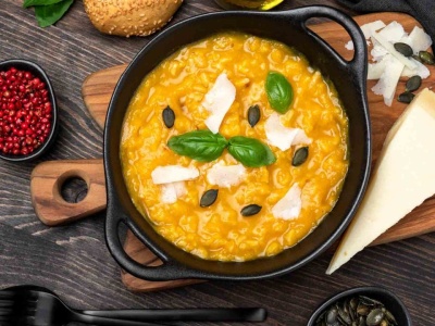 Złociste, kremowe i pełne szafranu. Risotto alla Milanese w stylu Moniki Mariotti