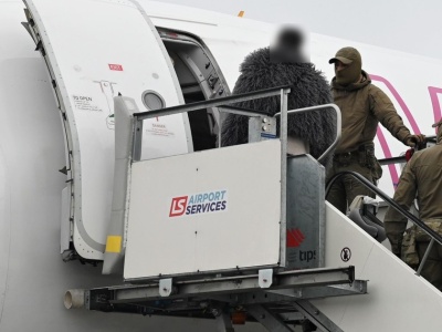 Brytyjka awanturowała się w samolocie do Polski. W Balicach wkroczyli pogranicznicy